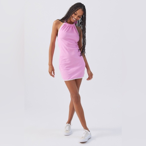 PINK MINI DRESS RUCHED NECKLINE BACKLESS URBAN OUTFITTERS - Picture 3 of 4